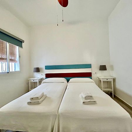 Acogedor Apt 8Pax 4Bdr 2Bth- Cozyhomesevilla2 Kültér fotó