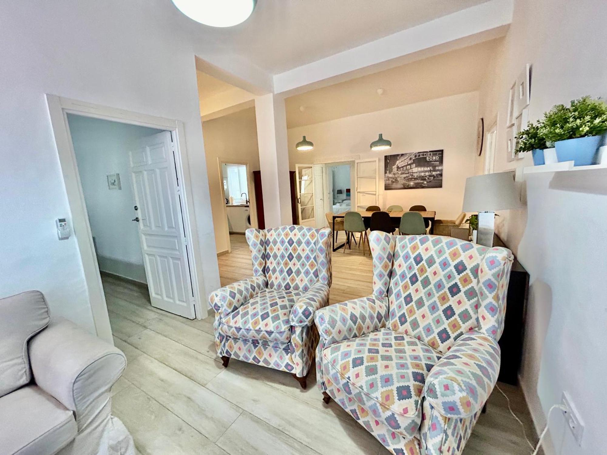 Acogedor Apt 8Pax 4Bdr 2Bth- Cozyhomesevilla2 Kültér fotó