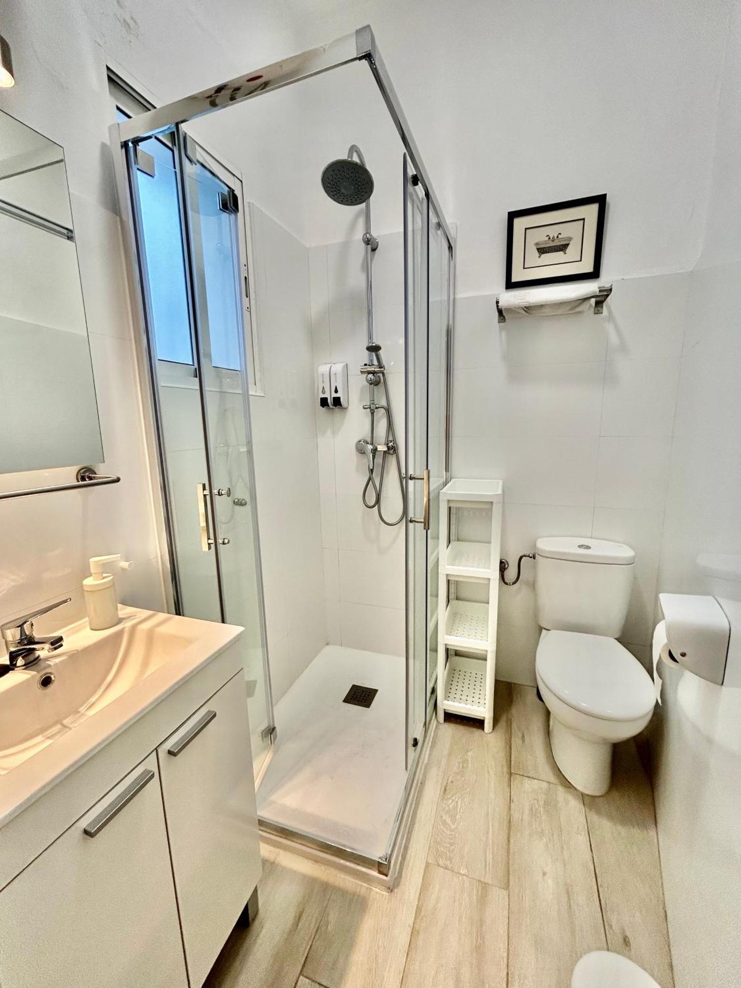 Acogedor Apt 8Pax 4Bdr 2Bth- Cozyhomesevilla2 Kültér fotó