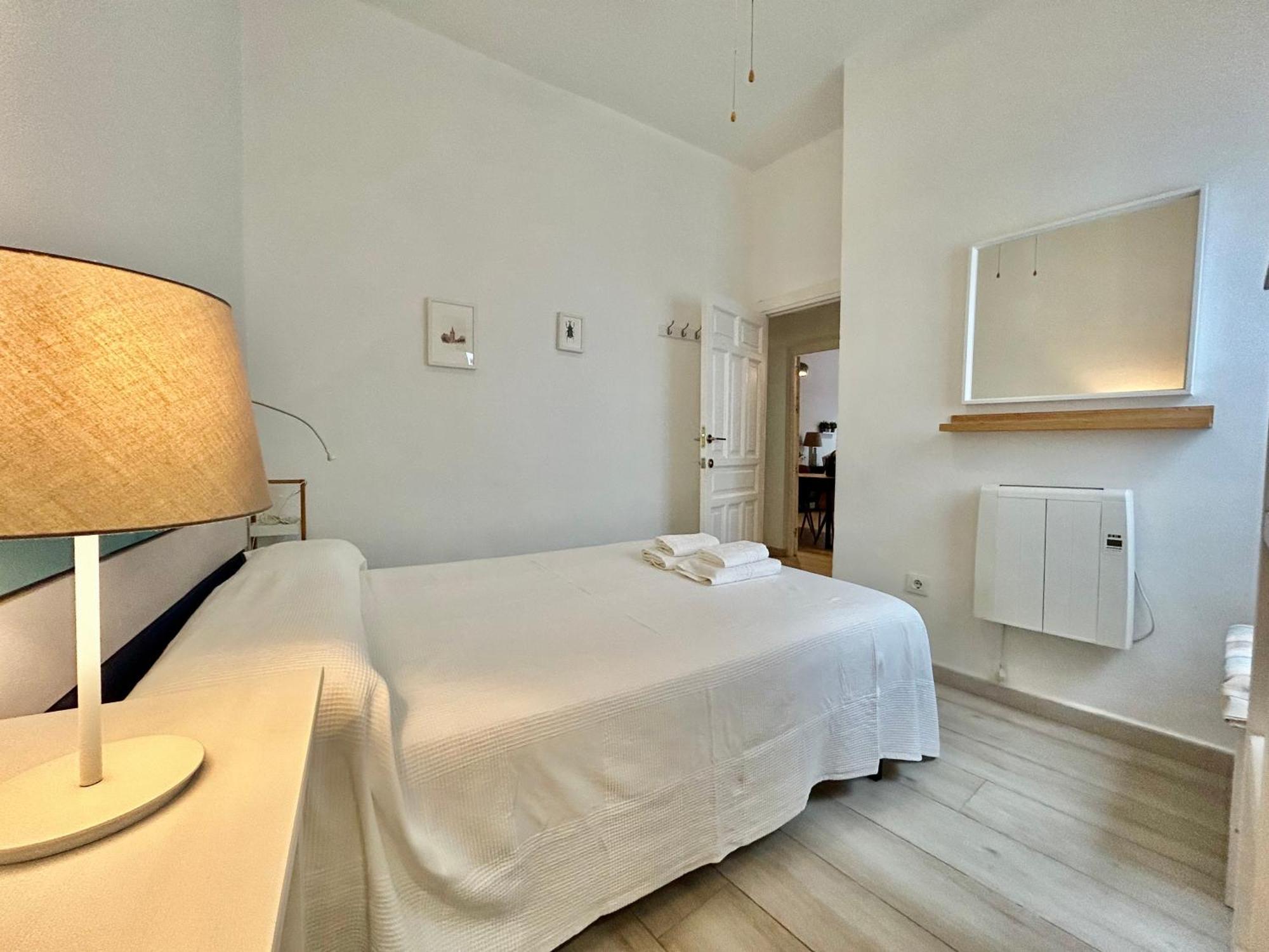 Acogedor Apt 8Pax 4Bdr 2Bth- Cozyhomesevilla2 Kültér fotó