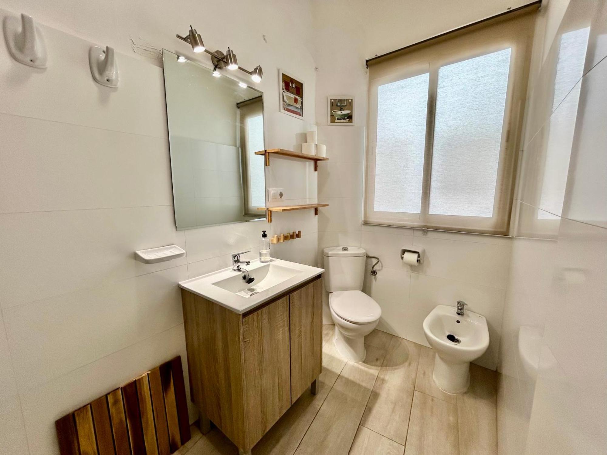 Acogedor Apt 8Pax 4Bdr 2Bth- Cozyhomesevilla2 Kültér fotó