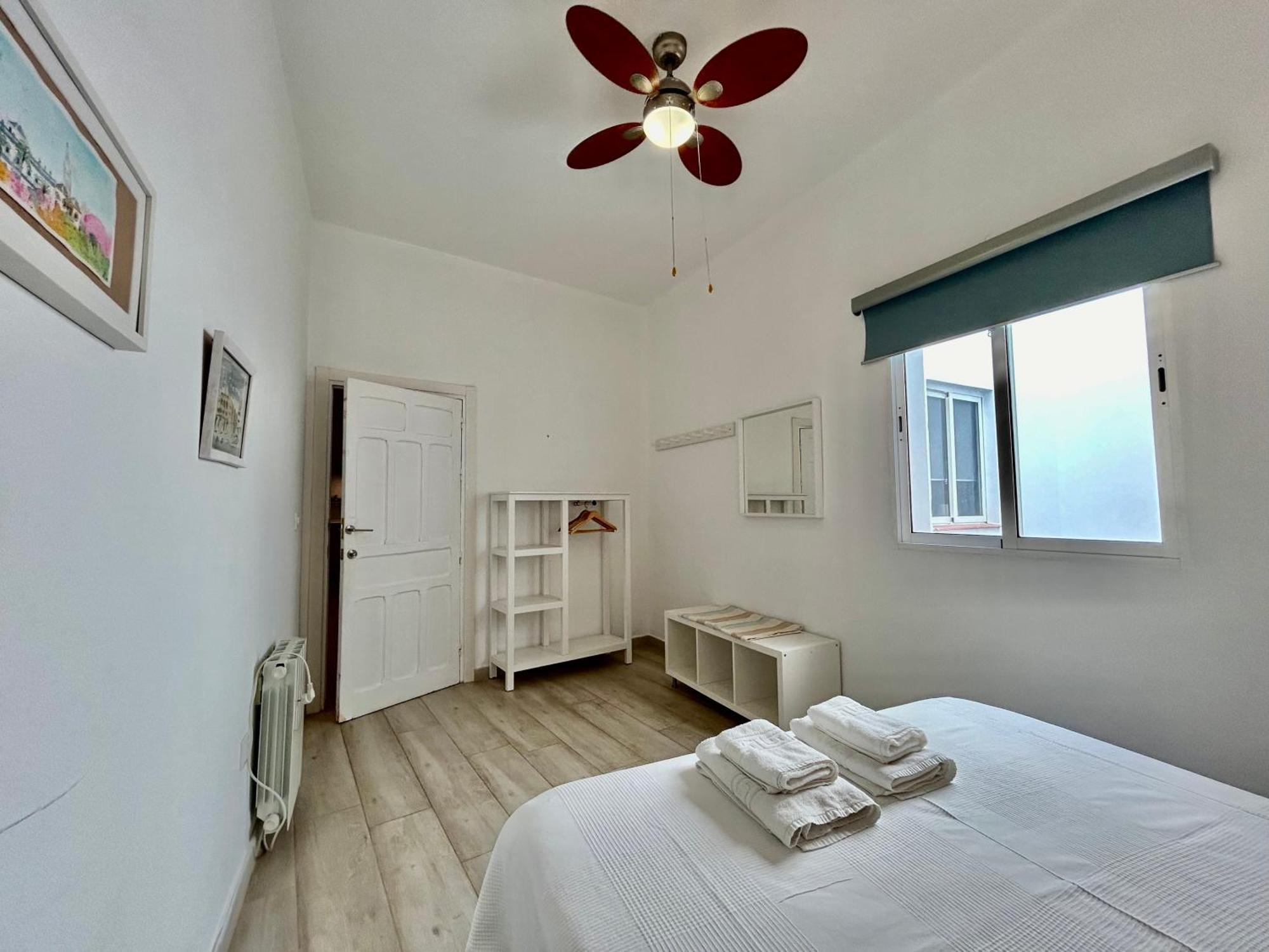 Acogedor Apt 8Pax 4Bdr 2Bth- Cozyhomesevilla2 Kültér fotó