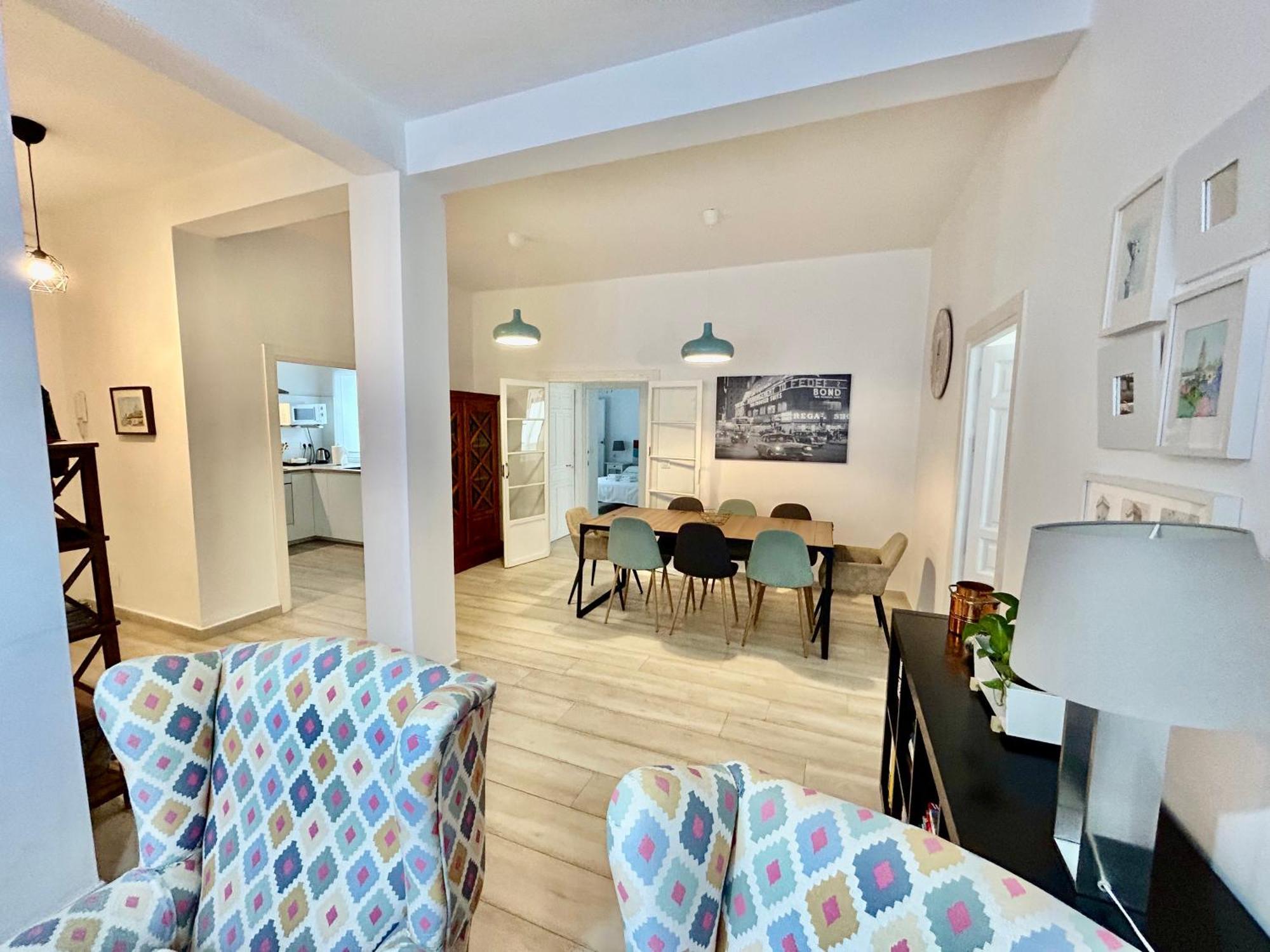 Acogedor Apt 8Pax 4Bdr 2Bth- Cozyhomesevilla2 Kültér fotó