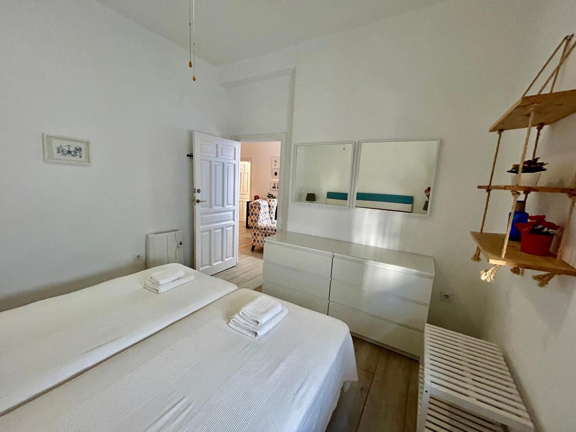Acogedor Apt 8Pax 4Bdr 2Bth- Cozyhomesevilla2 Kültér fotó