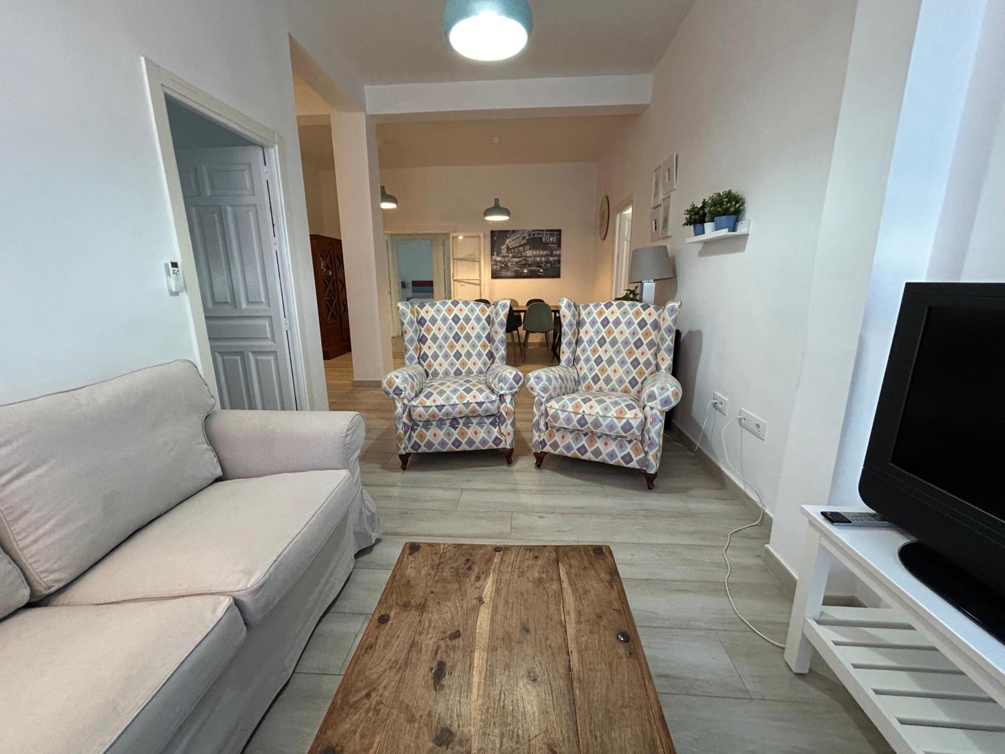 Acogedor Apt 8Pax 4Bdr 2Bth- Cozyhomesevilla2 Kültér fotó