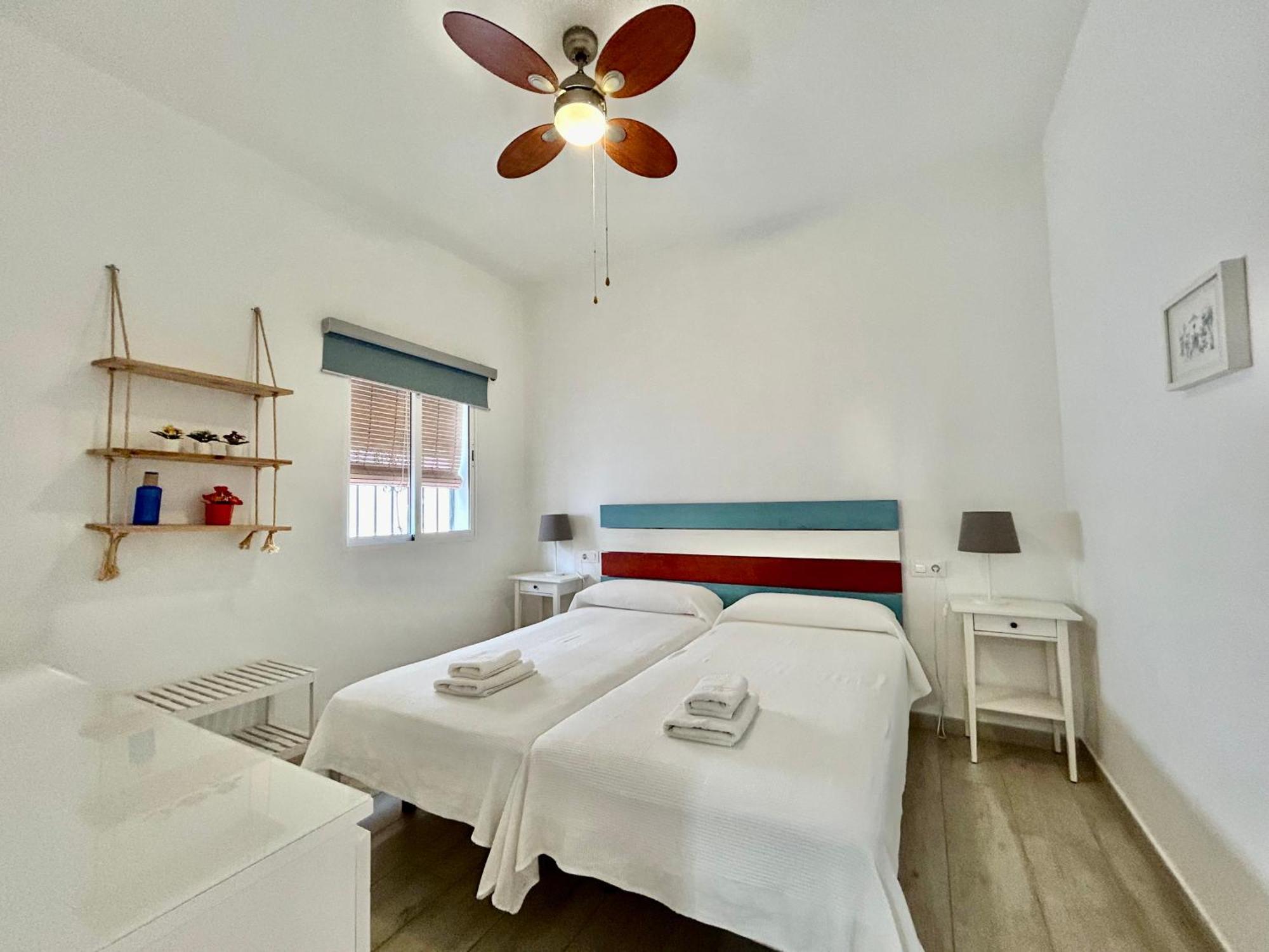 Acogedor Apt 8Pax 4Bdr 2Bth- Cozyhomesevilla2 Kültér fotó