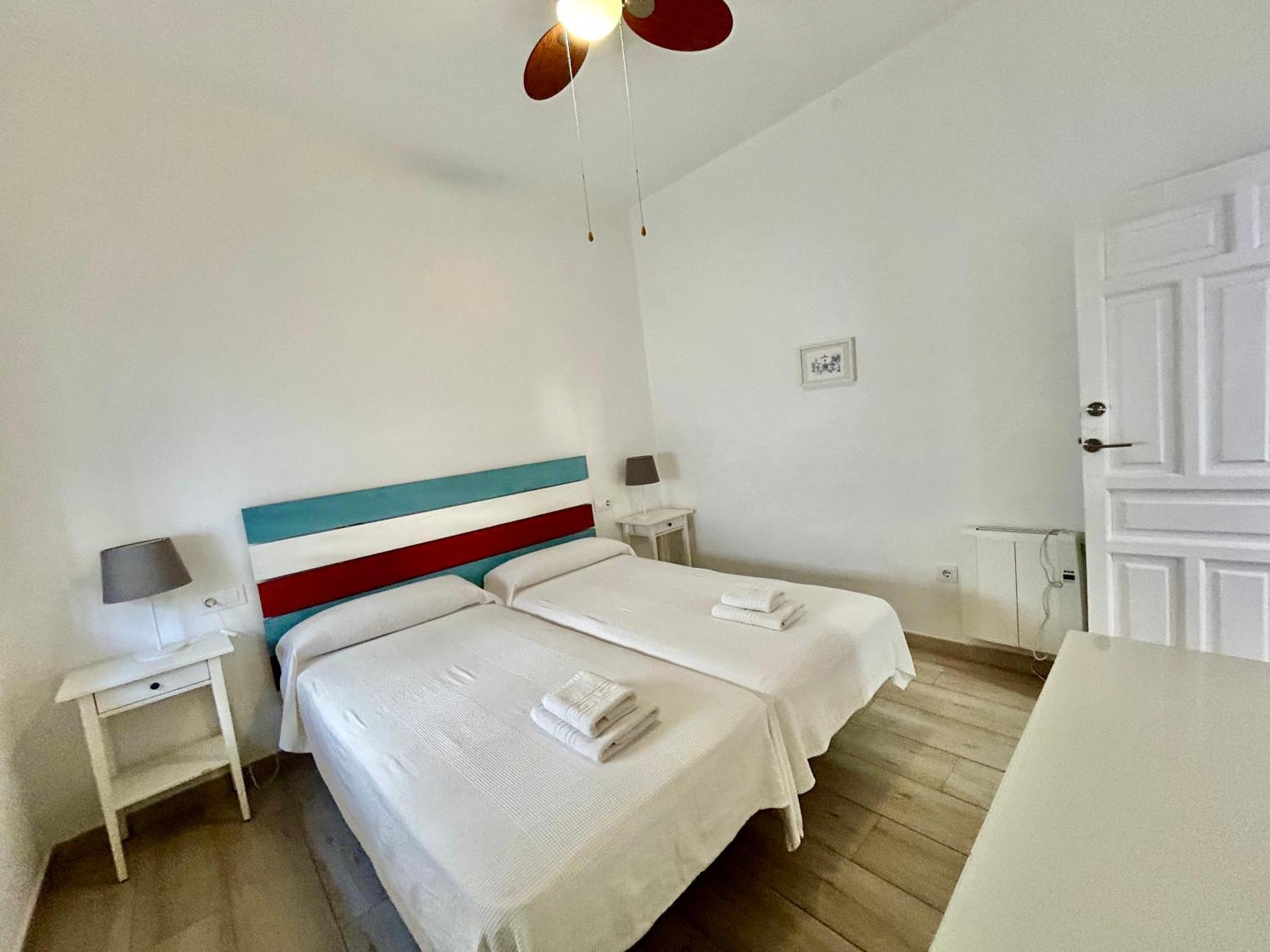 Acogedor Apt 8Pax 4Bdr 2Bth- Cozyhomesevilla2 Kültér fotó